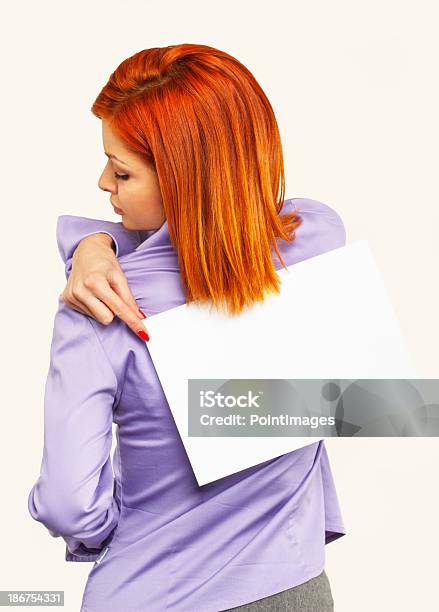 Vista Traseira De Mulher De Negócios - Fotografias de stock e mais imagens de Adulto - Adulto, Branco, Cabelo Comprido