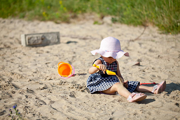 istock Little girl. 186754387