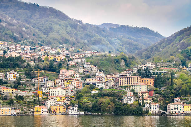 istock Residents along the lake, Italy 186754971