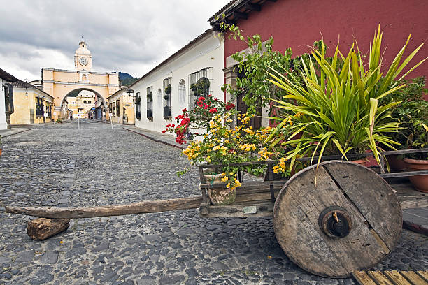 istock Arch of Santa Catalina 186755080