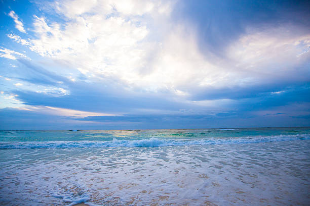 istock Amazing colorful dawn on the beach in Mexico 186755888