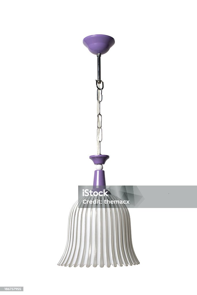 Viola chandalier con percorso - Foto stock royalty-free di Accessorio per le lampade
