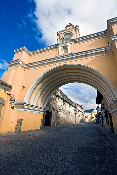 istock Arch of Santa Catalina 186758745