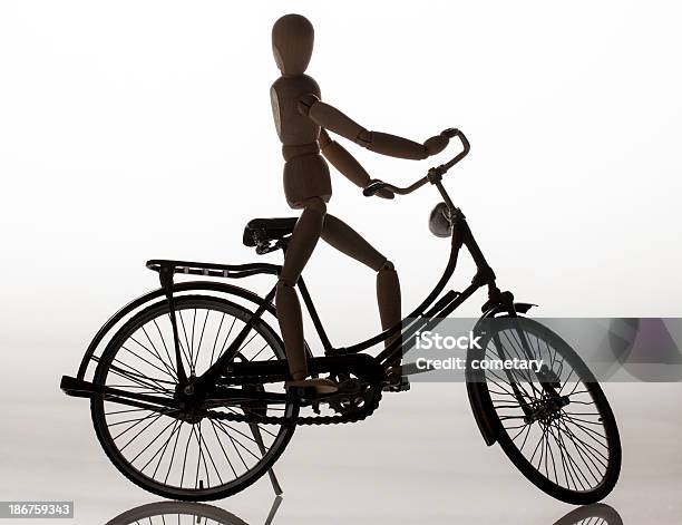 自転車のマネキン - マネキン人形のストックフォトや画像を多数ご用意 - マネキン人形, 木製, おもちゃ