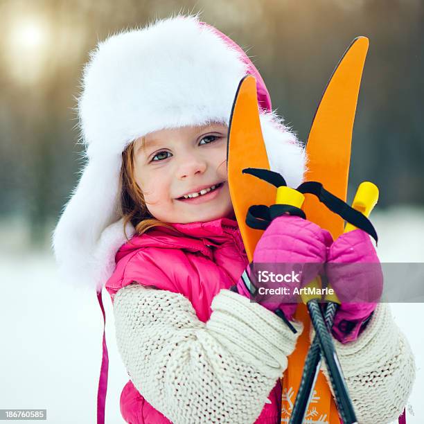 Photo libre de droit de Prêt Pour Le Ski banque d'images et plus d'images libres de droit de Neige - Neige, Petites filles, 2-3 ans