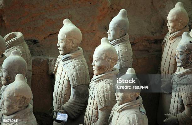 Терракотовая Воинов — стоковые фотографии и другие картинки Qin Dynasty - Qin Dynasty, Азиатская культура, Азиатского и индийского происхождения