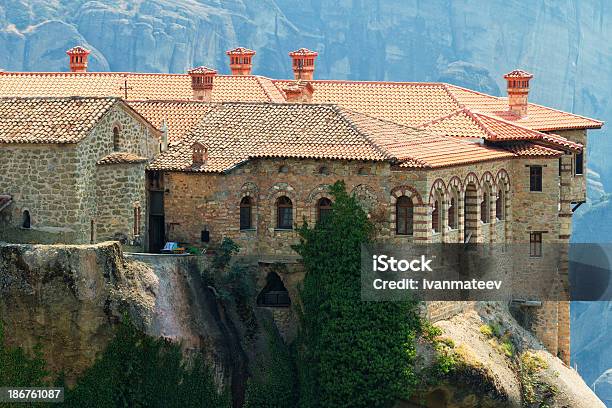 Foto de Clifftop Mosteiros De Meteora e mais fotos de stock de Cultura Grega - Cultura Grega, Culturas, Destino turístico