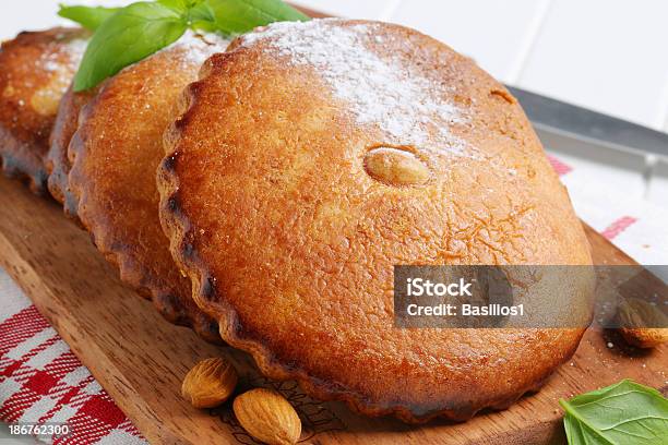 Almond Las Cookies Foto de stock y más banco de imágenes de A cuadros - A cuadros, Albahaca, Alimento