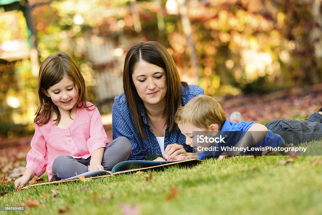 Reading-aprender como Lido - Royalty-free 20-29 Anos Foto de stock