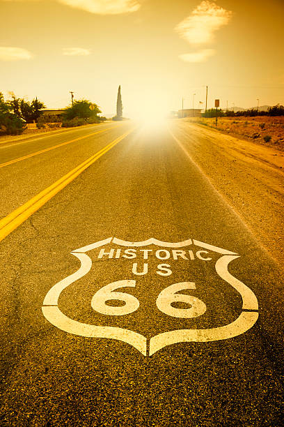 la route 66 - route 66 california road sign photos et images de collection