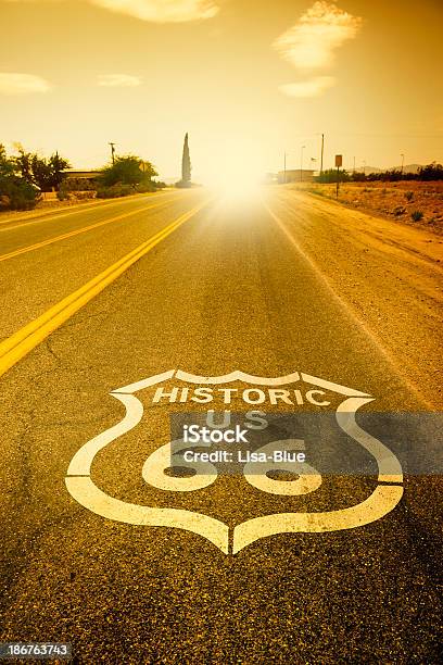 Route 66 - Fotografias de stock e mais imagens de Estrada 66 - Estrada 66, Sinal de Estrada, Arizona