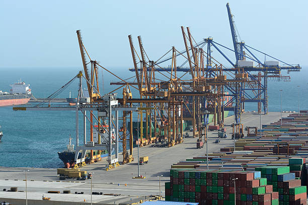 porto-terminal de carga - harbor cargo container commercial dock container imagens e fotografias de stock