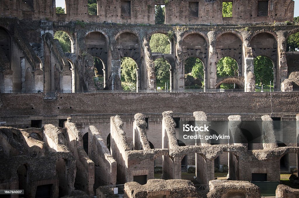Intérieur du Colisée, Rome - Photo de Amphithéâtre libre de droits
