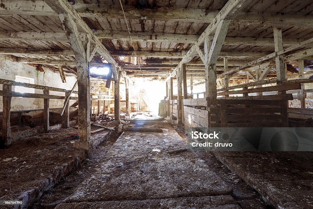 A l'abandon de la ferme - Photo de A l'abandon libre de droits