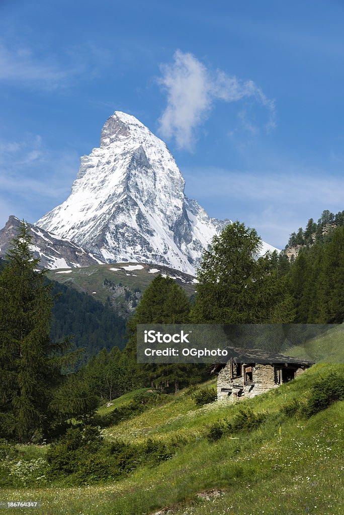 Stone shed e a montanha Matterhorn -XXXL, Suíça - Foto de stock de Abrigo de Jardim royalty-free