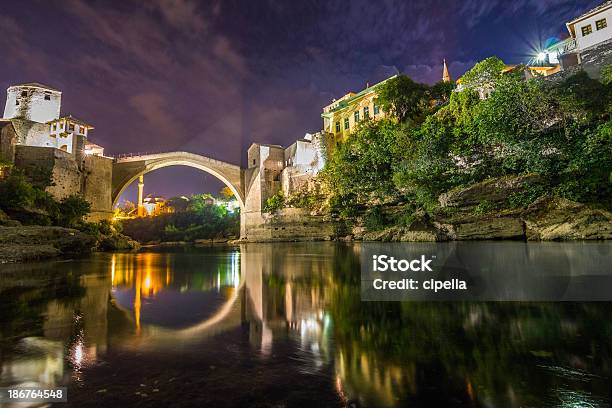 Mostar Foto de stock y más banco de imágenes de Mostar - Mostar, Noche, Agua