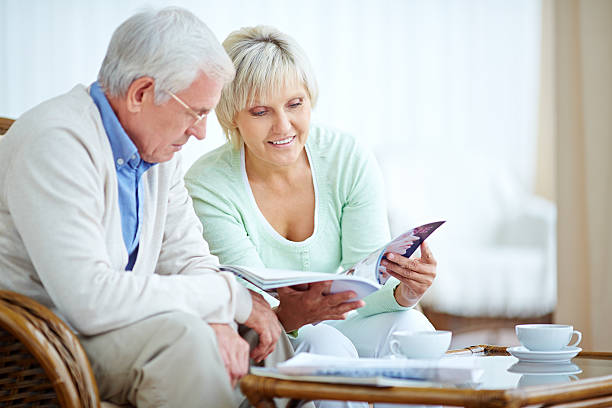 istock Reading fashion news 186764866