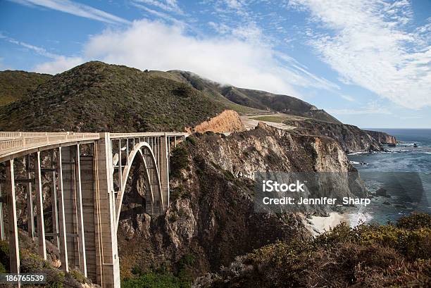 Foto de Ponte De Bixby Em Big Sur Califórnia e mais fotos de stock de Ajardinado - Ajardinado, As Américas, Baía