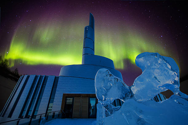 northern lights cathédrale alta norvège d'aurore boréale - skulpture photos et images de collection