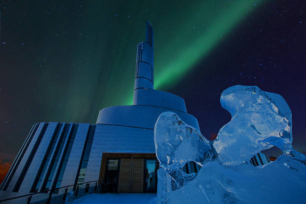 northern lights cathédrale alta norvège d'aurore boréale - skulpture photos et images de collection