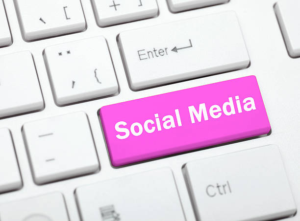 istock Social media on keyword 186767078