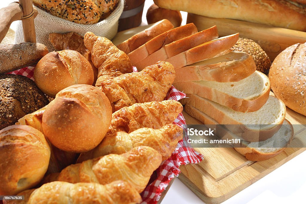Chleb i bułki - Zbiór zdjęć royalty-free (Bagietka - Pieczywo)
