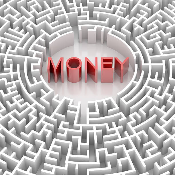 istock Labyrinth with MONEY word 186767738