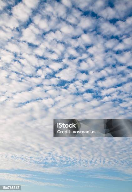 Espectacular Cielo Azul Foto de stock y más banco de imágenes de Abstracto - Abstracto, Aire libre, Azul