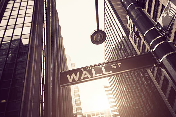 istock Wall street sign on manhattan 186772755