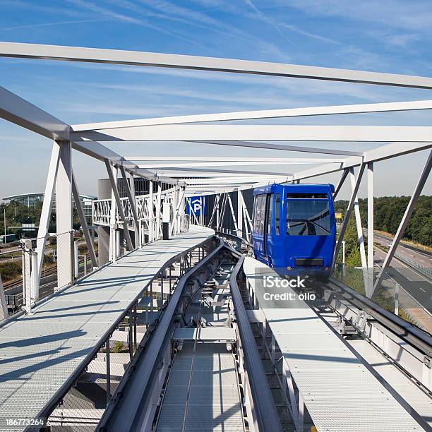 Skylink Metro Transport Lotniczy Frankfurt - zdjęcia stockowe i więcej obrazów Abstrakcja - Abstrakcja, Architektura, Bez ludzi