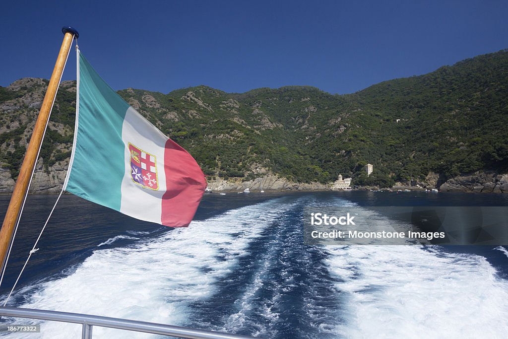 Riviera di Levante in Ligurien, Italien - Lizenzfrei Italienische Flagge Stock-Foto