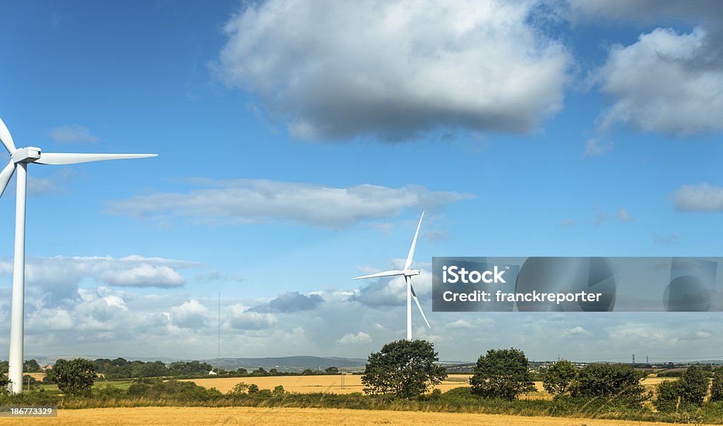 Turbina eólica em céu azul - Royalty-free Turbina Eólica Foto de stock