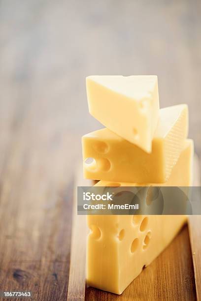 Foto de Queijo Emmental e mais fotos de stock de Emmental - Emmental, Alimentação Saudável, Amarelo