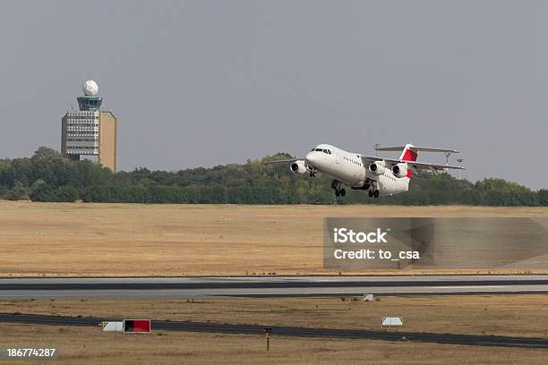 Photo libre de droit de Avion banque d'images et plus d'images libres de droit de Affaires - Affaires, Aile d'avion, Arrivée