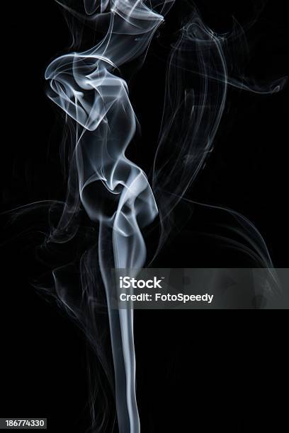 Fumo Astratto - Fotografie stock e altre immagini di Astratto - Astratto, Attrezzatura per illuminazione, Bruciare