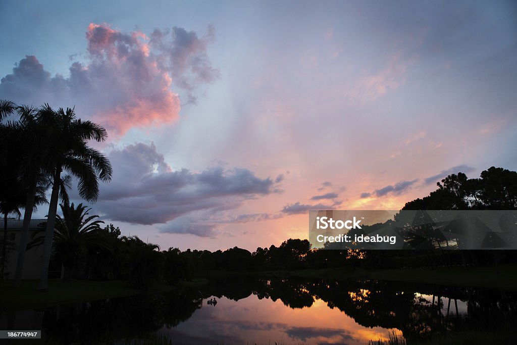 Color de la hermosa puesta de sol Tropical - Foto de stock de Agua libre de derechos