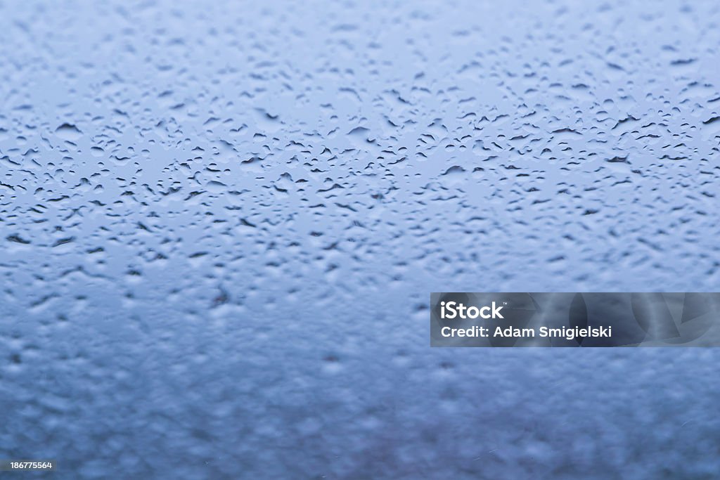 Gotas en la ventana-de día - Foto de stock de Abstracto libre de derechos