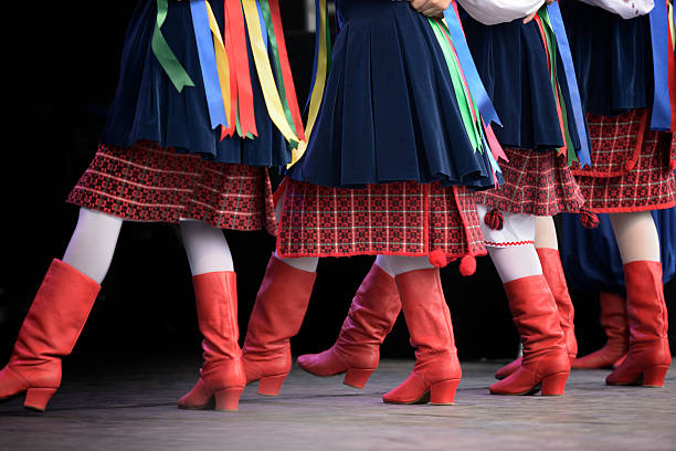 ukrainian dancers in traditional costumes and red boots on stage - 烏克蘭文化 圖片 個照片及圖片檔