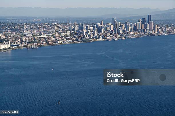 Seattle Baía De Elliott Vista Da Cidade Waterfront Espaço Aéreo Agulha Puget Sound - Fotografias de stock e mais imagens de Ao Ar Livre