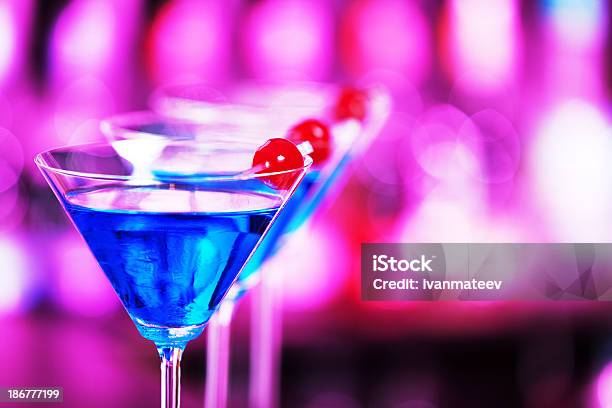 Colección De Cócteles Martini Azul Foto de stock y más banco de imágenes de Blue Martini - Blue Martini, Azul, Bar