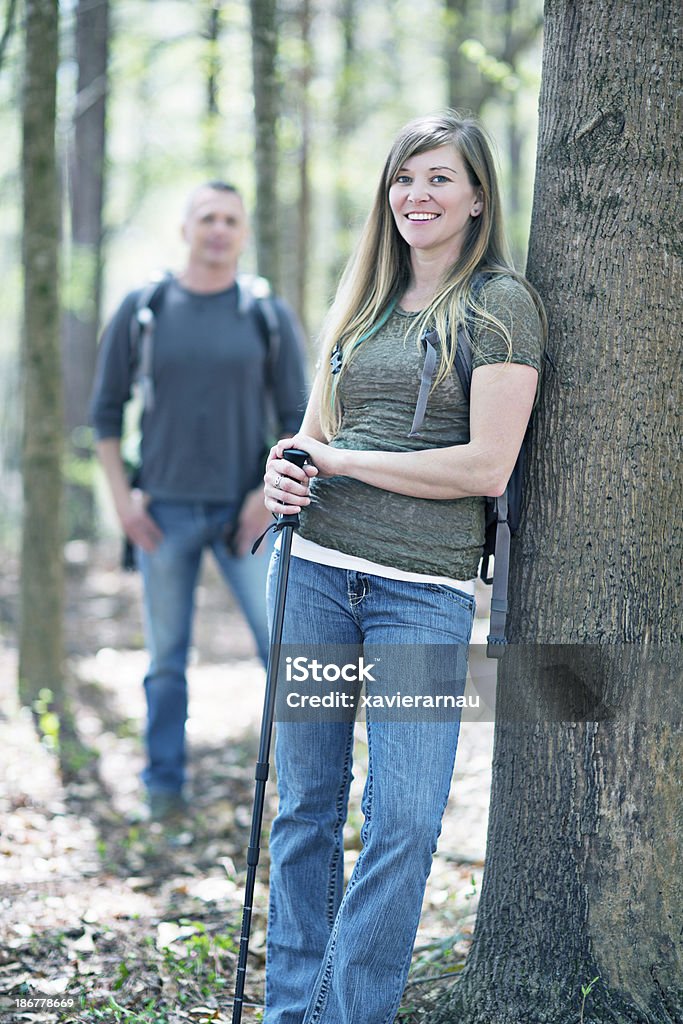 Profitez dans les bois - Photo de Activité libre de droits