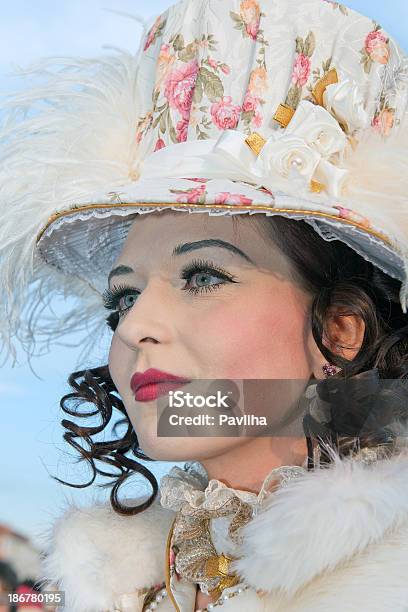 Foto de Bela Dama No Carnaval De Veneza Itália e mais fotos de stock de Adulto - Adulto, Beleza, Branco