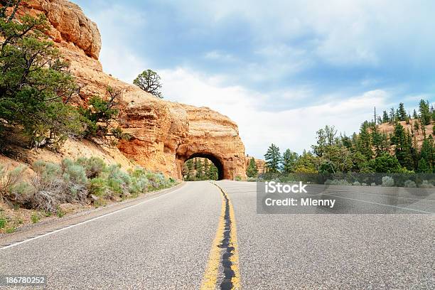 Arco Parque Nacional De Bryce Canyon Eua - Fotografias de stock e mais imagens de Ao Ar Livre - Ao Ar Livre, Arco Natural, Arenito