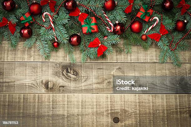 Boże Narodzenie Wieniec - zdjęcia stockowe i więcej obrazów Bez ludzi - Bez ludzi, Bombka, Boże Narodzenie