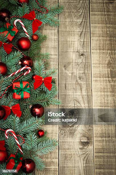크리스마스 갈런드 0명에 대한 스톡 사진 및 기타 이미지 - 0명, 12월, 갈란드-장식품
