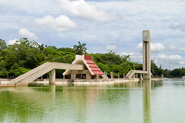 Tomas Garrido park at sunset Observatory tower and bridge in Tomas Garrido park in Villahermosa, Mexico with view of laguna de las ilusiones lagoon tabasco state stock pictures, royalty-free photos & images