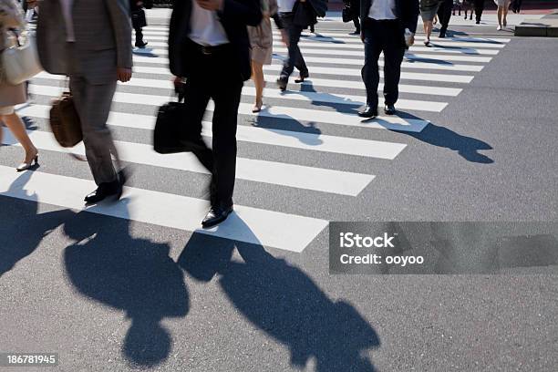 Photo libre de droit de De Tous Les Voyageurs banque d'images et plus d'images libres de droit de Adulte - Adulte, Affaires, Affluence