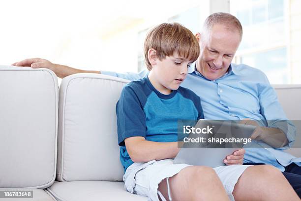 Y Luego Solo Lugar Foto de stock y más banco de imágenes de Abuelo - Abuelo, Abuelos, Actividad de fin de semana