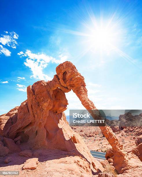 Photo libre de droit de Éléphant Rock Las Vegas Dans Le Nevada La Valley Of Fire banque d'images et plus d'images libres de droit de Désert