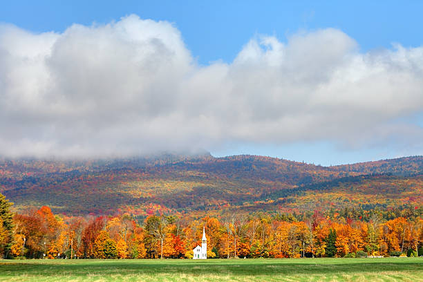 istock Autumn in New England 186784109